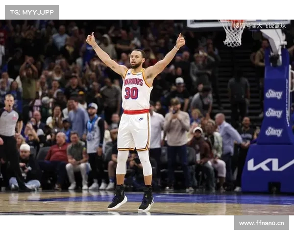 NBA今日战报:库里52+10+8+5创多项纪录 ,字母哥37+11终结太阳 NBA今日战报:库里52+10+8+5创多项纪录 ,字母哥37+11终结太阳